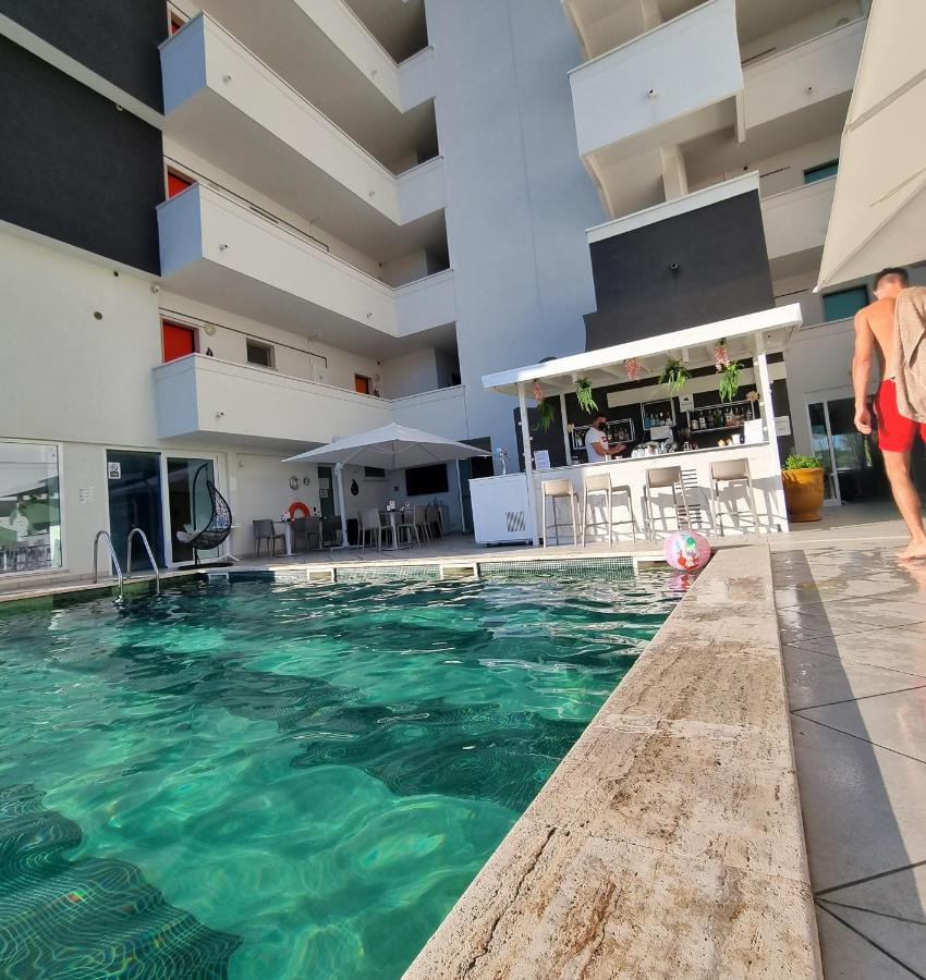 Nero D'Avorio Apartments ริมินี ภายนอก รูปภาพ