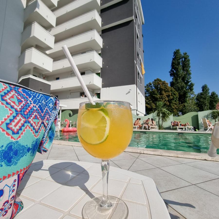 Nero D'Avorio Apartments ริมินี ภายนอก รูปภาพ