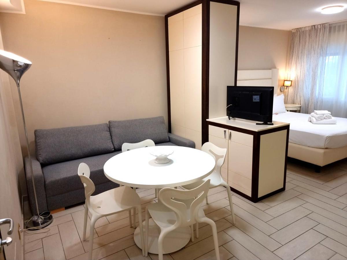 Nero D'Avorio Apartments ริมินี ภายนอก รูปภาพ